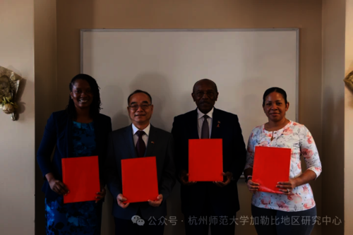 左起Shivon Belle- Jarvis、张邢炜、Molwyn Joseph、Lisa John-Weste